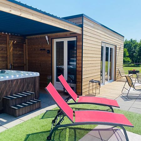 Mini Love Room Jacuzzi Privatif Urimenil Luaran gambar