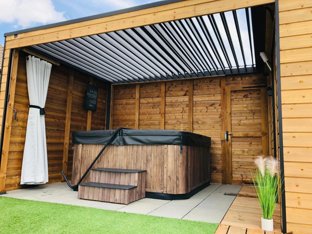 Mini Love Room Jacuzzi Privatif Urimenil Luaran gambar