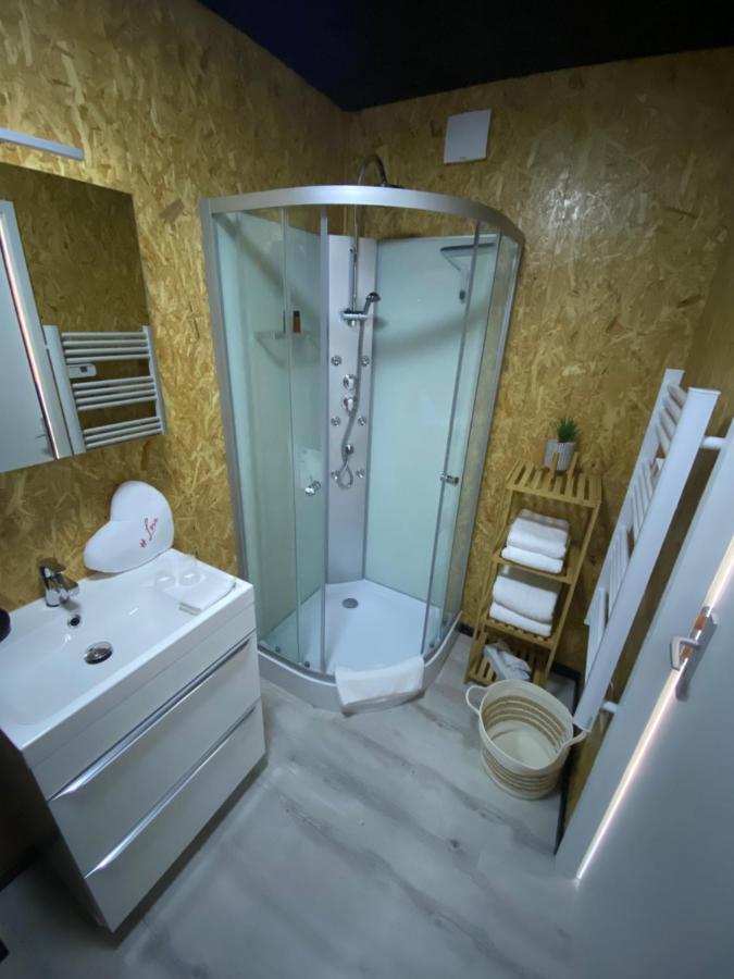 Mini Love Room Jacuzzi Privatif Urimenil Luaran gambar
